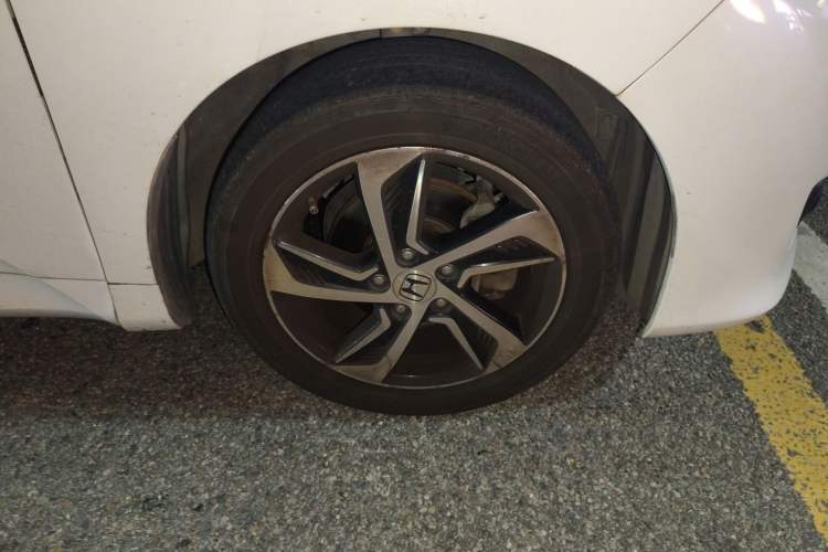 Used Honda Odyssey 2017 2.4L Smart Edition Right Front Wheel Hub