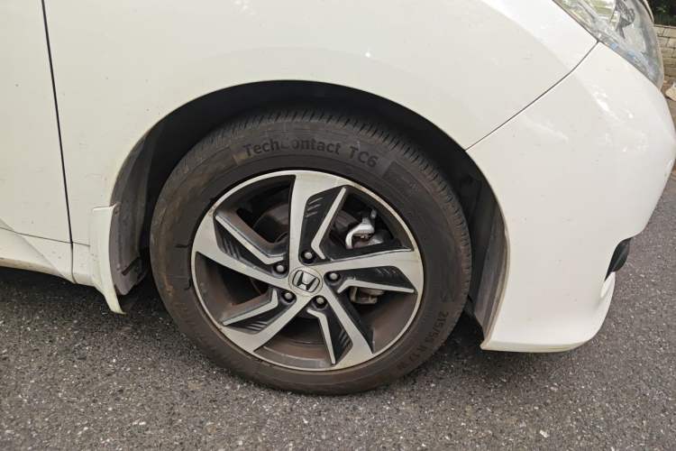 Used Honda Odyssey 2017 2.4L Smart Edition Right Front Wheel Hub