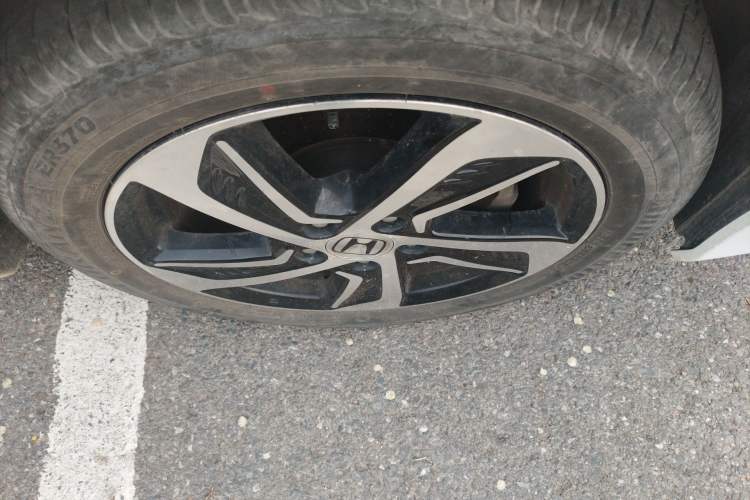 Used Honda Odyssey 2017 2.4L Smart Edition Right Front Wheel Hub