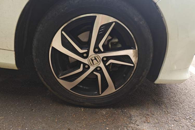 Used Honda Odyssey 2017 2.4L Smart Edition Right Front Wheel Hub