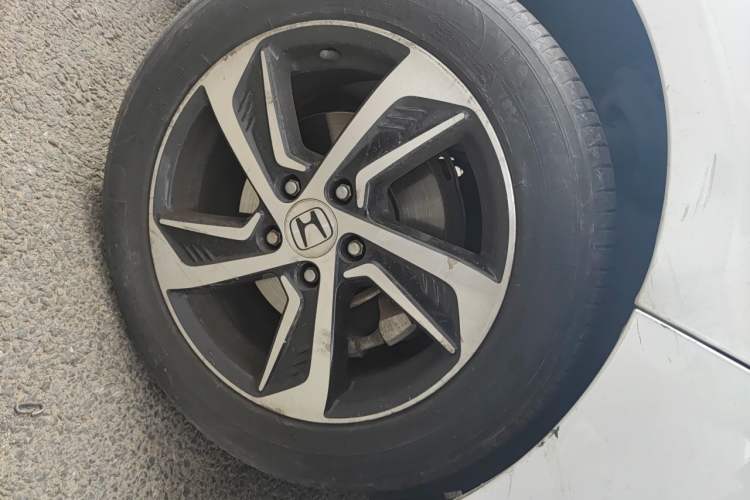 Used Honda Odyssey 2017 2.4L Smart Edition Right Front Wheel Hub