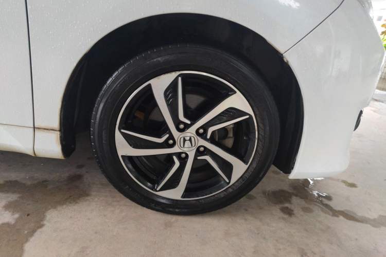 Used Honda Odyssey 2017 2.4L Smart Edition Right Front Wheel Hub