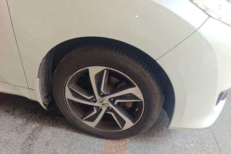 Used Honda Odyssey 2017 2.4L Smart Edition Right Front Wheel Hub