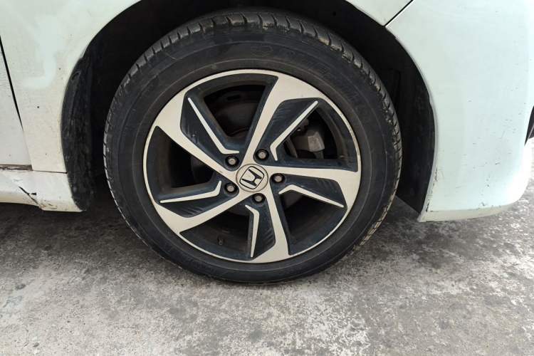Used Honda Odyssey 2017 2.4L Luxury Edition Right Front Wheel Hub