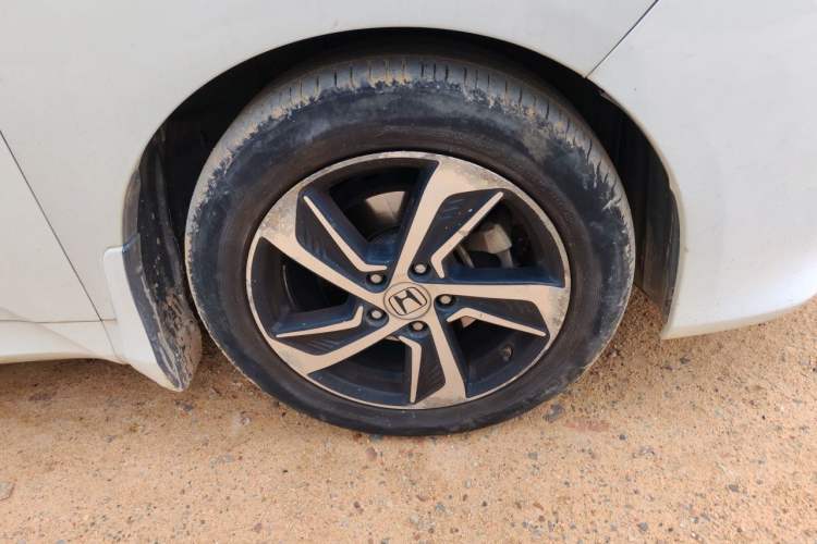 Used Honda Odyssey 2017 2.4L Smart Edition Right Front Wheel Hub