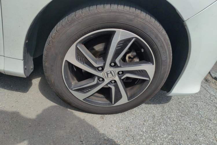 Used Honda Odyssey 2017 2.4L Smart Edition Right Front Wheel Hub