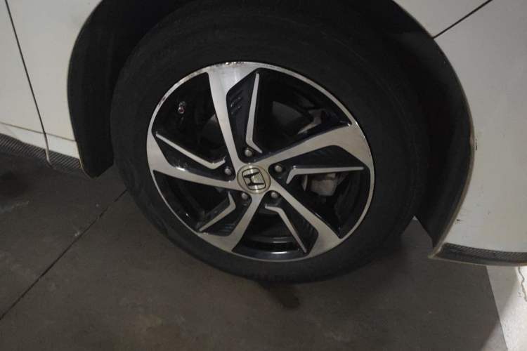 Used Honda Odyssey 2017 2.4L Luxury Edition Right Front Wheel Hub