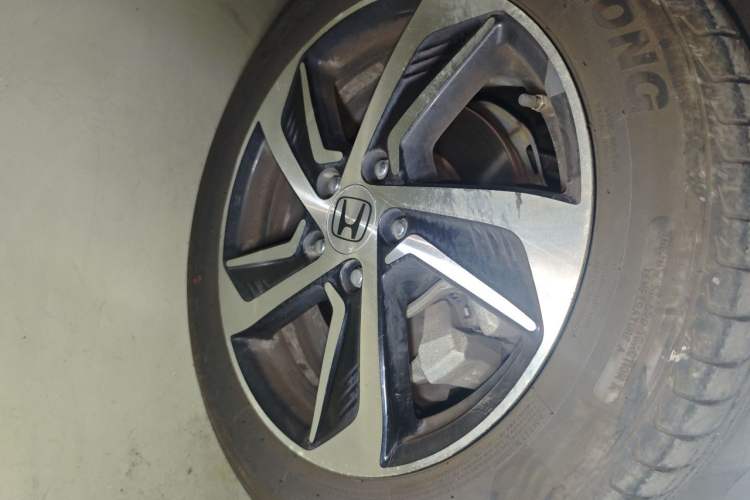 Used Honda Odyssey 2017 2.4L Smart Edition Right Front Wheel Hub