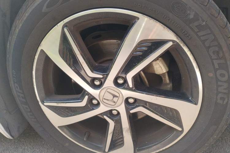 Used Honda Odyssey 2017 2.4L Luxury Edition Right Front Wheel Hub