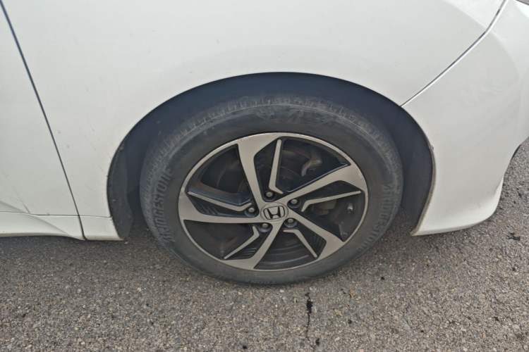 Used Honda Odyssey 2017 2.4L Luxury Edition Right Front Wheel Hub