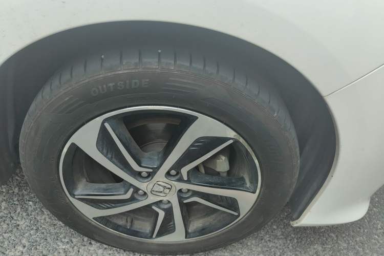 Used Honda Odyssey 2017 2.4L Smart Edition Right Front Wheel Hub