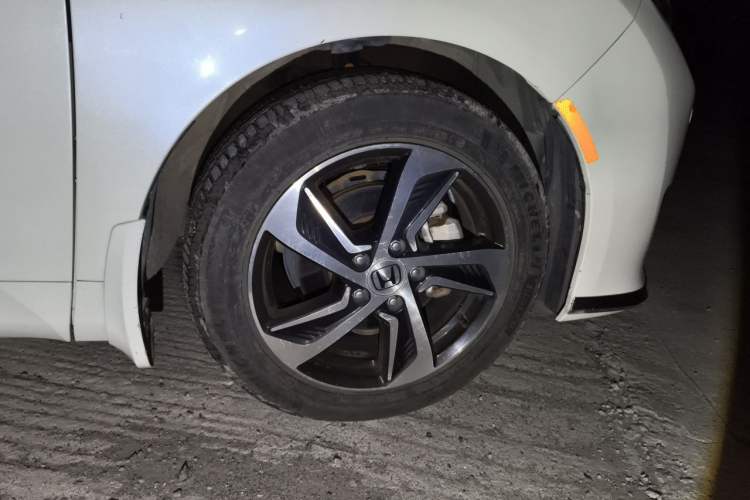 Used Honda Odyssey 2017 2.4L Smart Edition Right Front Wheel Hub