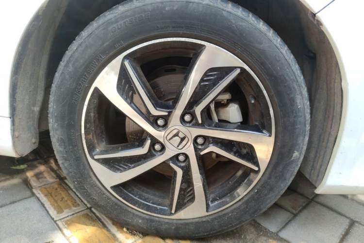 Used Honda Odyssey 2017 2.4L Smart Edition Right Front Wheel Hub