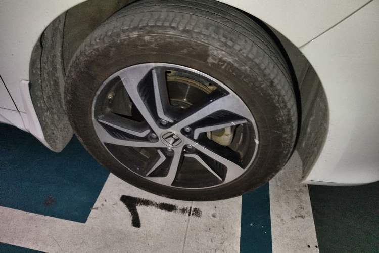 Used Honda Odyssey 2017 2.4L Smart Edition Right Front Wheel Hub