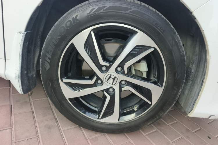 Used Honda Odyssey 2017 2.4L Smart Edition Right Front Wheel Hub