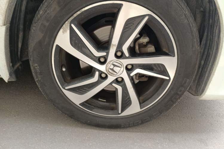 Used Honda Odyssey 2017 2.4L Smart Edition Right Front Wheel Hub