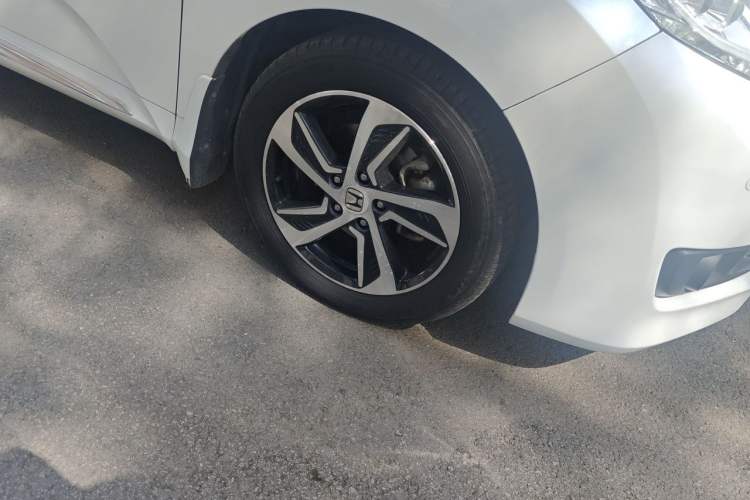 Used Honda Odyssey 2017 2.4L Smart Edition Right Front Wheel Hub