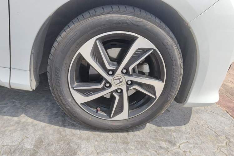 Used Honda Odyssey 2017 2.4L Smart Edition Right Front Wheel Hub