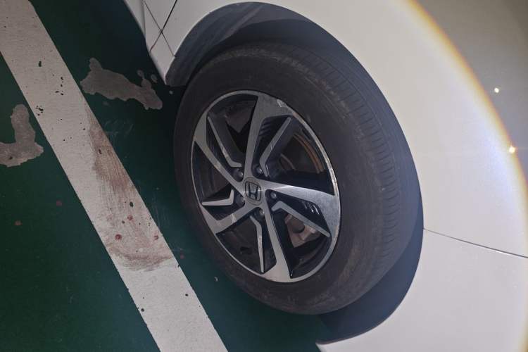 Used Honda Odyssey 2017 2.4L Luxury Edition Right Front Wheel Hub