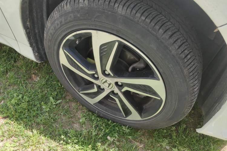 Used Honda Odyssey 2017 2.4L Smart Edition Right Front Wheel Hub
