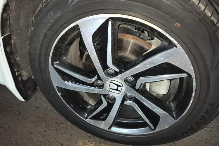 Used Honda Odyssey 2017 2.4L Smart Edition Right Front Wheel Hub