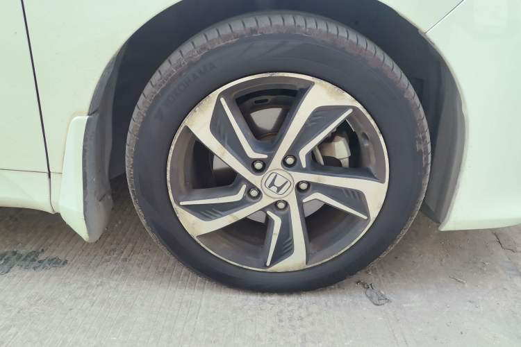 Used Honda Odyssey 2017 2.4L Smart Edition Right Front Wheel Hub