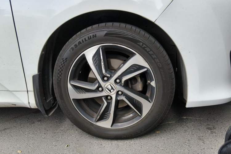 Used Honda Odyssey 2017 2.4L Smart Edition Right Front Wheel Hub