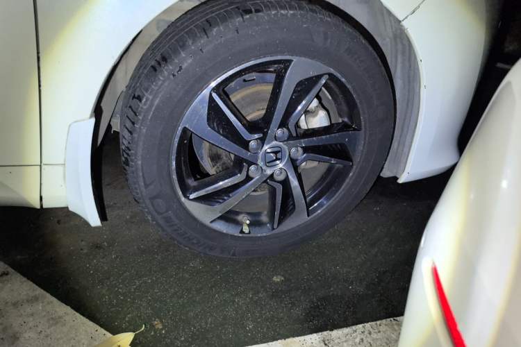 Used Honda Odyssey 2017 2.4L Smart Edition Right Front Wheel Hub