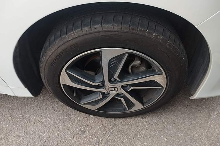 Used Honda Odyssey 2017 2.4L Smart Edition Right Front Wheel Hub