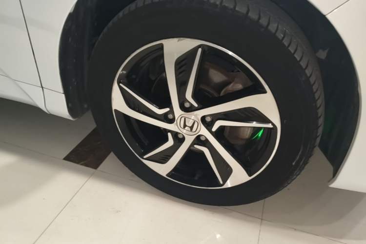 Used Honda Odyssey 2017 2.4L Smart Edition Right Front Wheel Hub