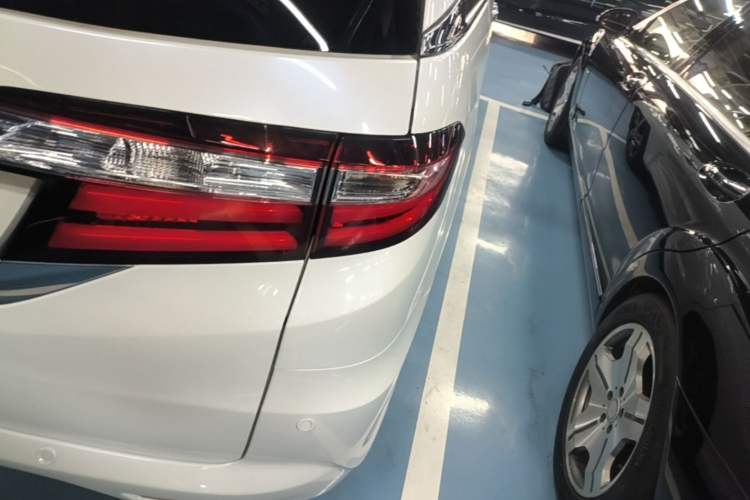 Used Honda Odyssey 2017 2.4L Smart Edition Right Rear Taillight