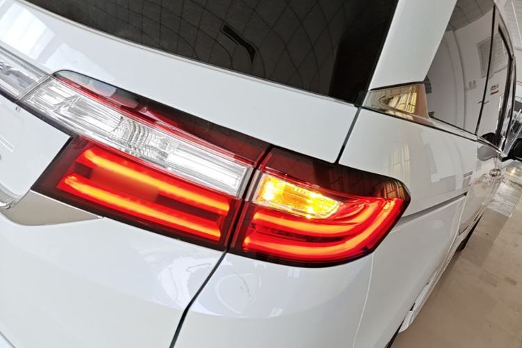 Used Honda Odyssey 2017 2.4L Smart Edition Right Rear Taillight