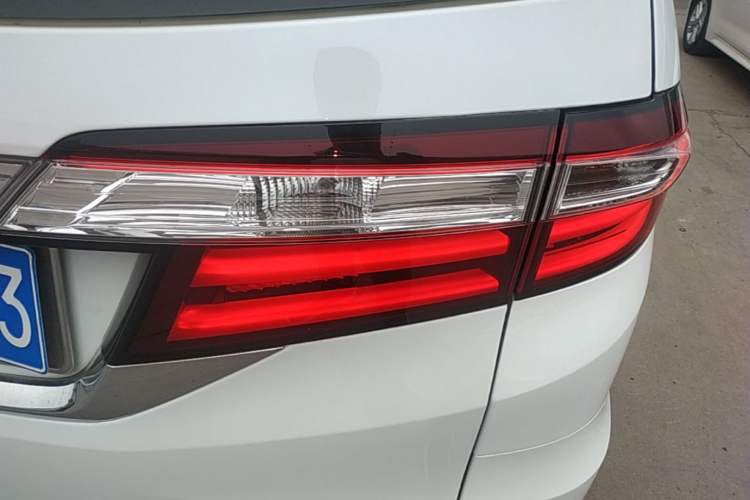 Used Honda Odyssey 2017 2.4L Luxury Edition Right Rear Taillight