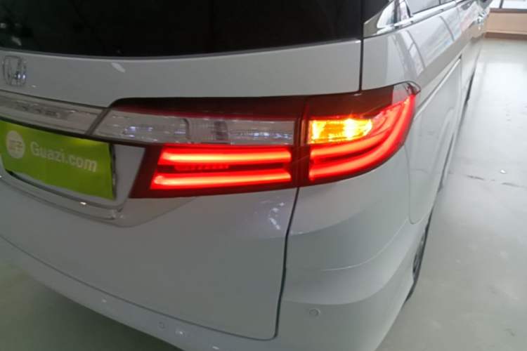 Used Honda Odyssey 2017 2.4L Smart Edition Right Rear Taillight