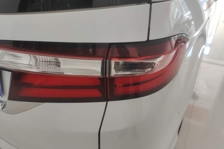 Used Honda Odyssey 2017 2.4L Smart Edition Right Rear Taillight