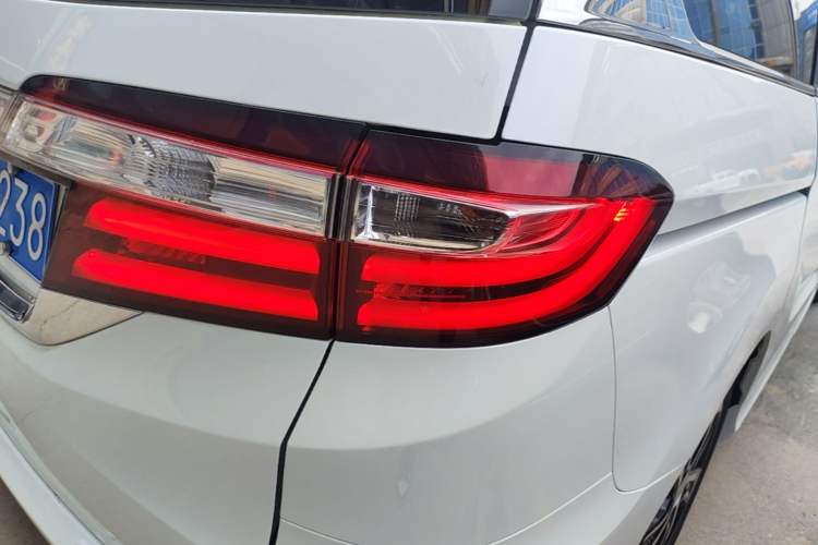 Used Honda Odyssey 2017 2.4L Luxury Edition Right Rear Taillight