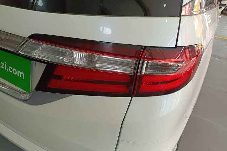 Used Honda Odyssey 2017 2.4L Smart Edition Right Rear Taillight