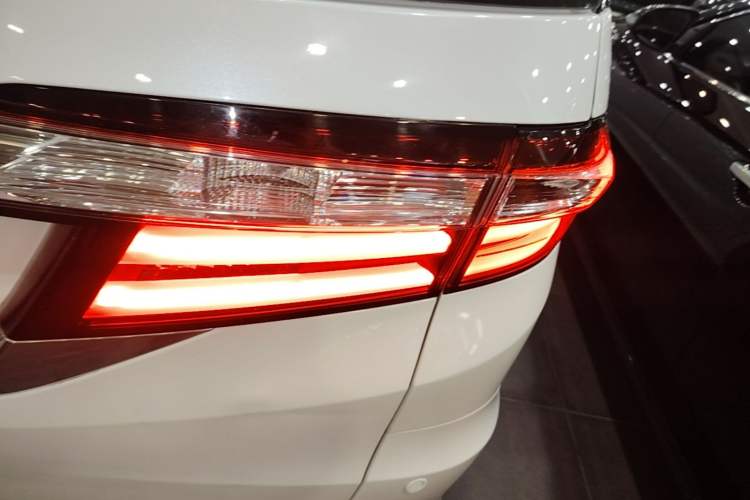 Used Honda Odyssey 2017 2.4L Luxury Edition Right Rear Taillight