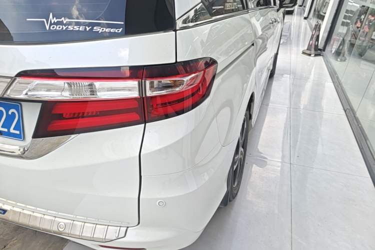 Used Honda Odyssey 2017 2.4L Luxury Edition Right Rear Taillight