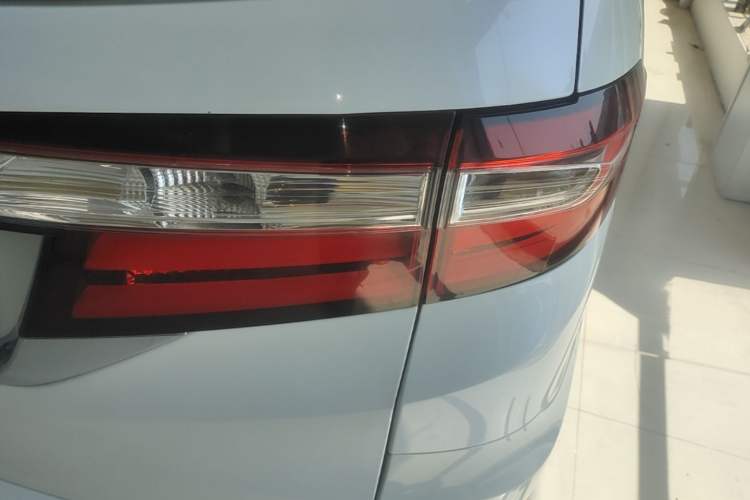 Used Honda Odyssey 2017 2.4L Smart Edition Right Rear Taillight