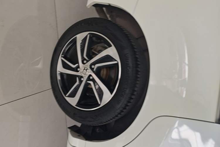 Used Honda Odyssey 2017 2.4L Luxury Edition Right Rear Wheel Hub