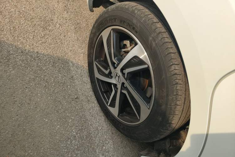Used Honda Odyssey 2017 2.4L Smart Edition Right Rear Wheel Hub