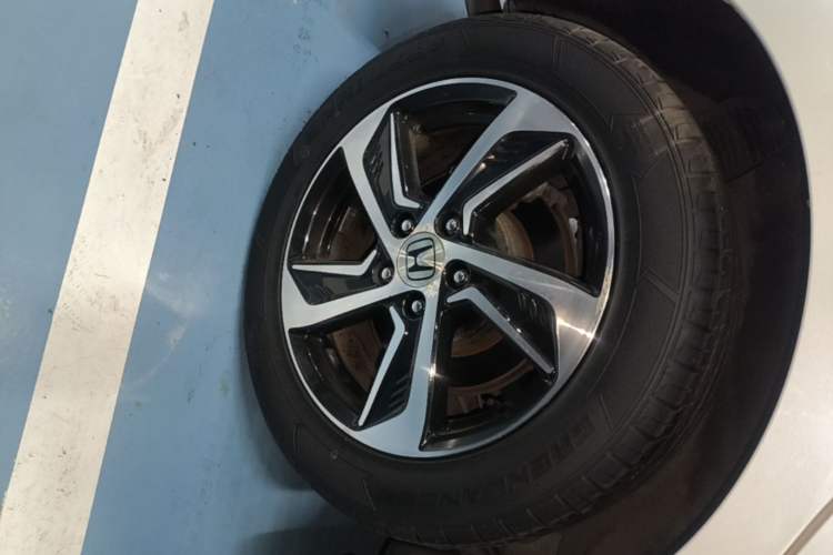 Used Honda Odyssey 2017 2.4L Smart Edition Right Rear Wheel Hub