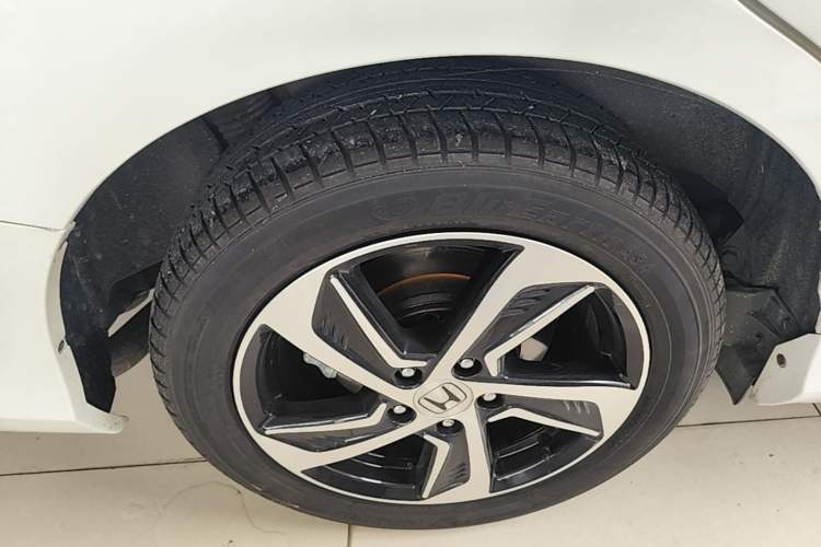 Used Honda Odyssey 2017 2.4L Smart Edition Right Rear Wheel Hub