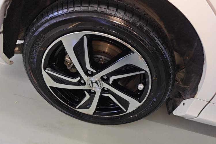 Used Honda Odyssey 2017 2.4L Smart Edition Right Rear Wheel Hub
