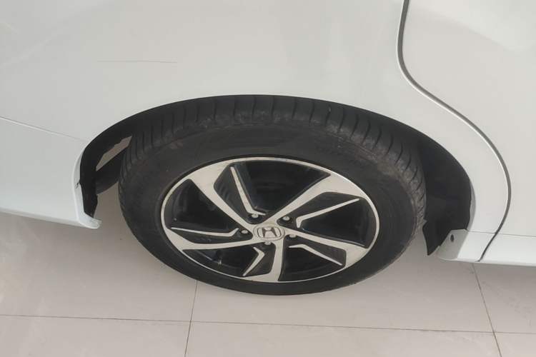 Used Honda Odyssey 2017 2.4L Smart Edition Right Rear Wheel Hub