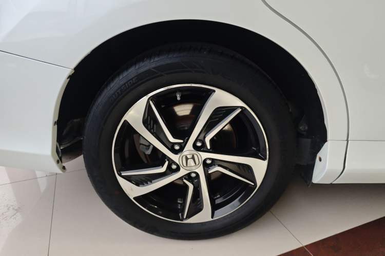 Used Honda Odyssey 2017 2.4L Smart Edition Right Rear Wheel Hub