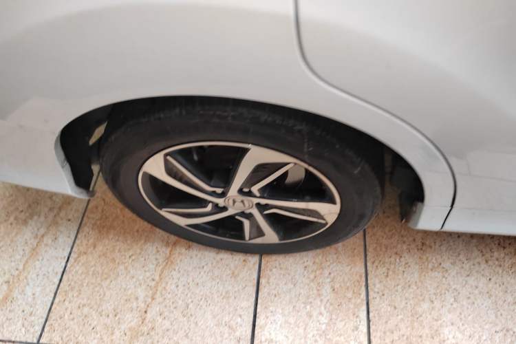 Used Honda Odyssey 2017 2.4L Luxury Edition Right Rear Wheel Hub