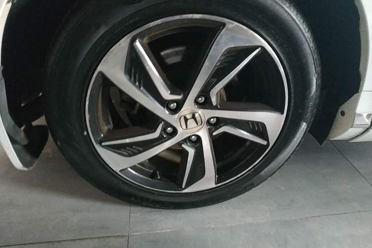 Used Honda Odyssey 2017 2.4L Smart Edition Right Rear Wheel Hub