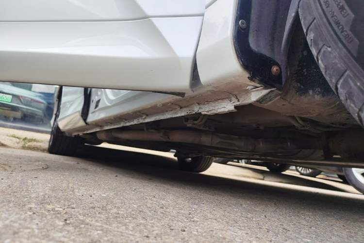 Used Honda Odyssey 2017 2.4L Luxury Edition Right Side Sill